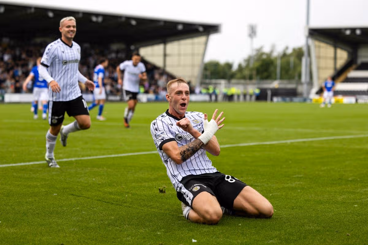 Phillips Penalty Keeps St Mirren Perfect